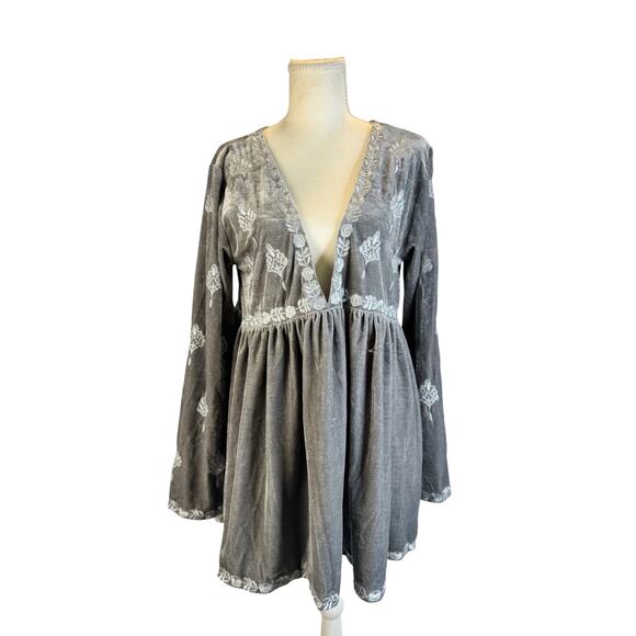POL Tops - POL Velvet Tunic Silver Gray Women’s Medium Boho Fairy Cottage Festival Babydoll